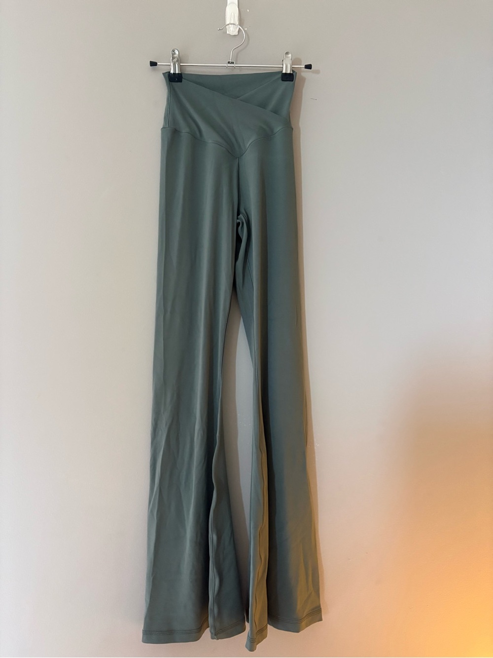 aerie High-Rise Wide-Leg Pant leggings in Sage